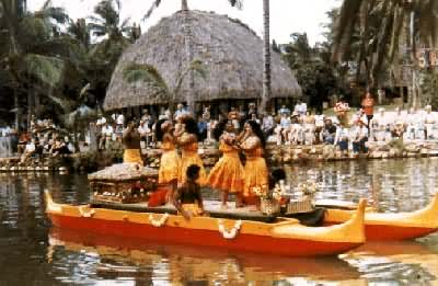 夏威夷群岛瓦胡岛波利尼西亚文化中心的土风舞表演