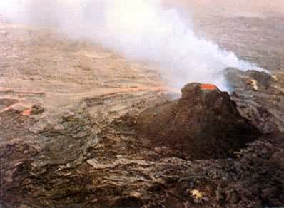 夏威夷基拉韦亚火山熔岩流