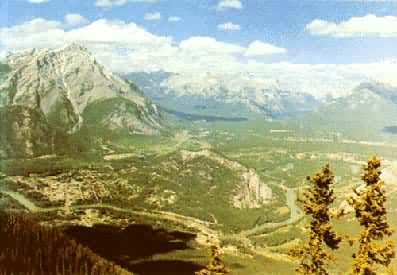 北美洲加拿大境内的落基山脉