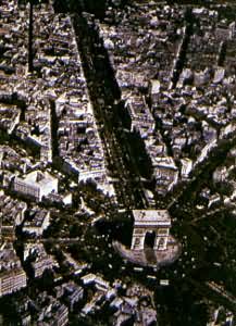 巴黎凯旋门大街（法国）