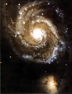 猎犬座涡旋星系（M51）