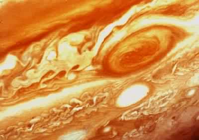 木星大红斑及其周围云层