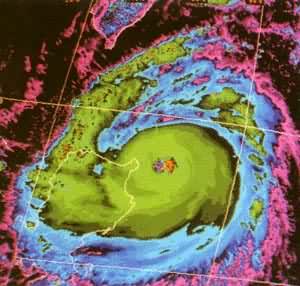 1983年9月6日第9号台风的彩色增强显示卫星云图