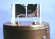 气象火箭头部的测温热敏电阻和薄膜皮架