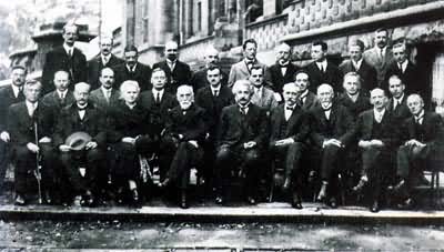 第五次索尔维会议与会者合影（1927）