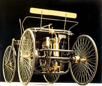1893年C.本茨制造的单缸四轮汽车（最高车速40公里/小时）