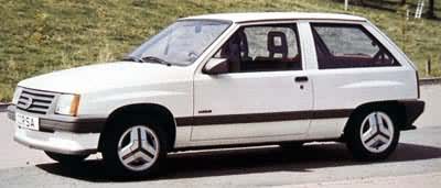 奥佩尔驼背式车身的紧凑型轿车（1982年）