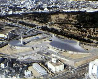 东京代代木国立综合体育馆，1961～1964年建，丹下健三设计