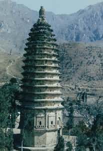 河南登封嵩岳寺塔，中国现存最早的密檐砖塔，公元523年建