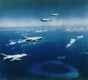 歼6飞机在西沙群岛上空巡航