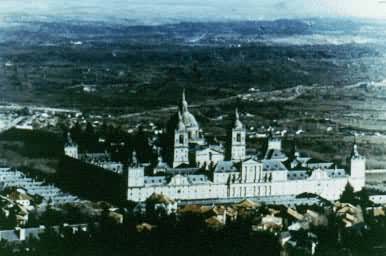 西班牙马德里的埃斯库里阿尔宫，1559～1584年建，J.包斯蒂斯塔·德·托莱多和J.de 埃雷拉设计