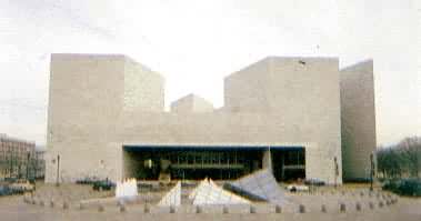 华盛顿国家美术馆东馆，1968～1978年建，贝聿铭设计:外景