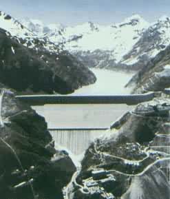 瑞士大迪克桑斯坝，世界最高的混凝土重力坝，高285m，1962年竣工