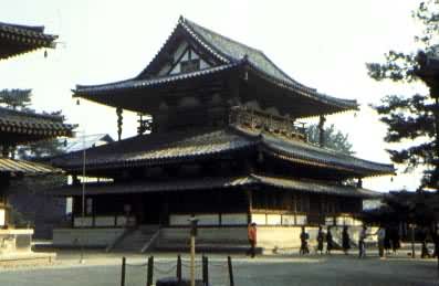 日本奈良法隆寺金堂，607年始建，1949年重建