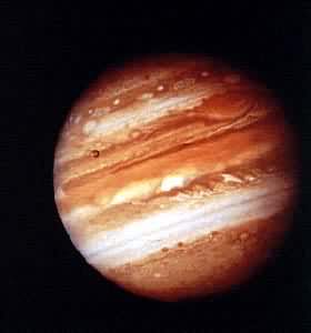 “旅行者”号探测器拍摄的土星照片