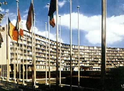 联合国教科文组织总部大厦，巴黎，1958年建，M.L.布劳耶设计
