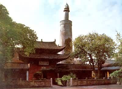 广州怀圣寺光塔，中国现存最大的邦克楼之一，相传始建于唐贞观初年