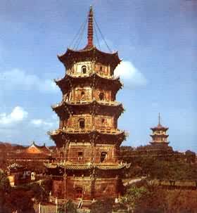 泉州开元寺双塔——镇国塔和仁寿塔，中国最高的一对石塔，1228～1250年建