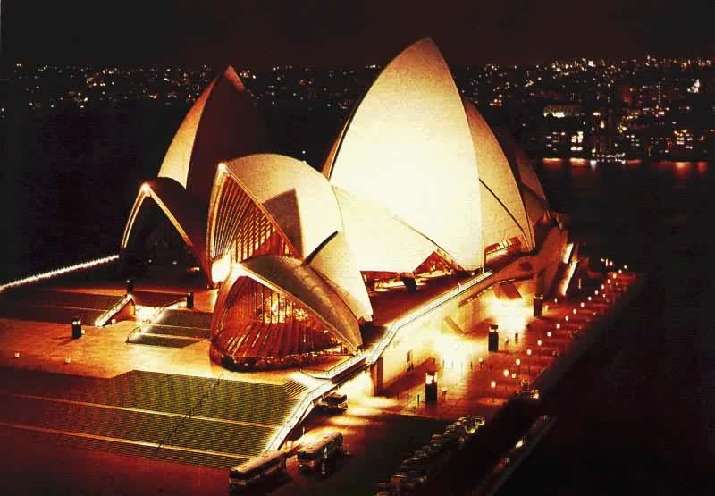澳大利亚悉尼歌剧院，象征主义作品，1959～1973年建，J.伍重设计