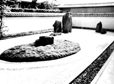 日本京都龙安寺枯山水庭园