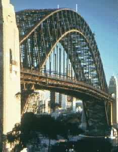 澳大利亚悉尼港桥，世界大跨度城市钢拱桥之一，主跨503米，1932年建成
