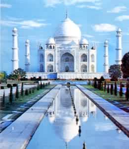泰姬陵，印度伊斯兰建筑的代表，建于17世纪上半叶