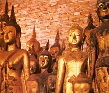老挝琅勃拉邦王宫中的佛像