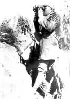图 百团大战中，彭德怀将军在前线指挥作战