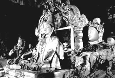 图 松赞干布与文成公主雕像
