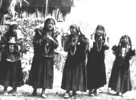 傈僳族妇女
