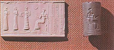 亚述时期在圆形印章上刻的楔形文字(公元前3000)