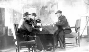 平津战役总前委成员林彪(中)、罗荣桓(右)、聂荣臻(左)