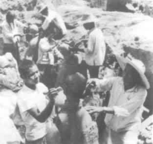 秦兵马俑坑1974年发掘现场