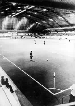 1981年建成的芬兰南部拉赫蒂体育馆