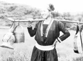 侗族妇女