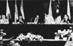 出席第2次东盟首脑会议的各国首脑
