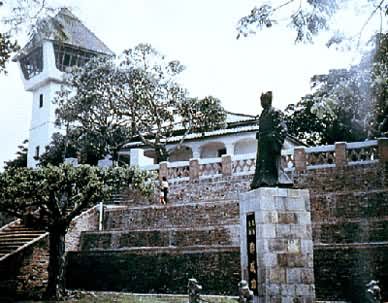 台湾台南安平古堡前的郑成功纪念碑