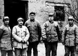 淮海战役总前委成员(从左至右)粟裕、邓小平、刘伯承、陈毅、谭震林