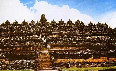 印度尼西亚婆罗浮屠佛塔（约建于800年）