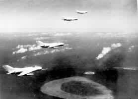 中国人民解放军海军航空兵在中国西沙群岛海域上空巡航