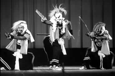 日本民俗舞蹈二鬼子舞剑