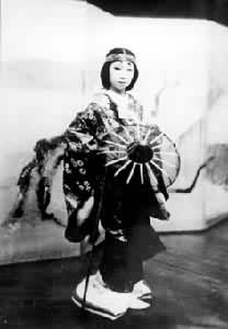 初代籐荫静枝表演的歌舞伎舞蹈