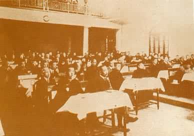1924年1月20～30日中国国民党第一次全国代表大会在广州召开。图为大会会场