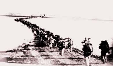 志愿军跨过鸭绿江开赴前线