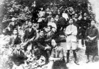 1920年7月赴法勤工俭学的新民学会会员在法国蒙达尼城