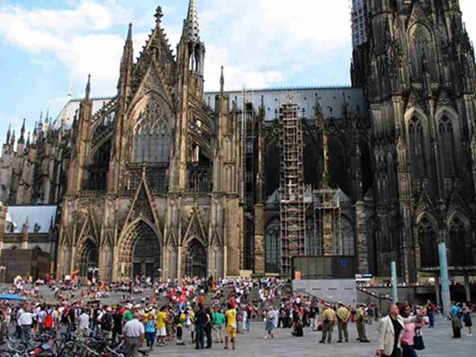 自从科隆大教堂被列入《世界遗产名录》，这里更成为著名的游览胜地