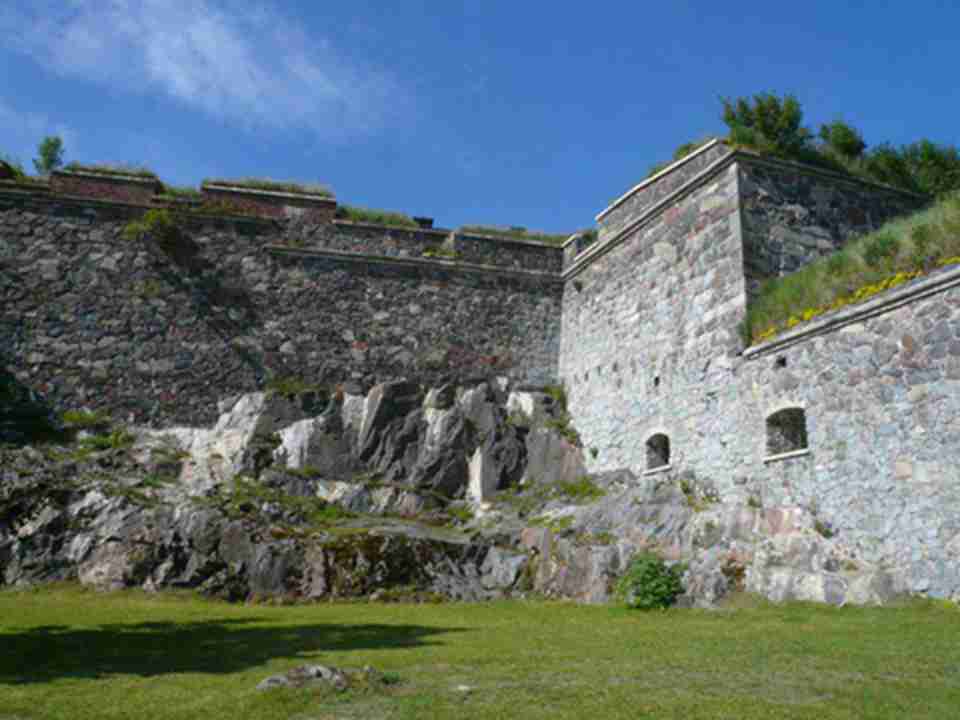 苏奥曼斯纳城堡是现存世界上最大的海防军事要塞之一