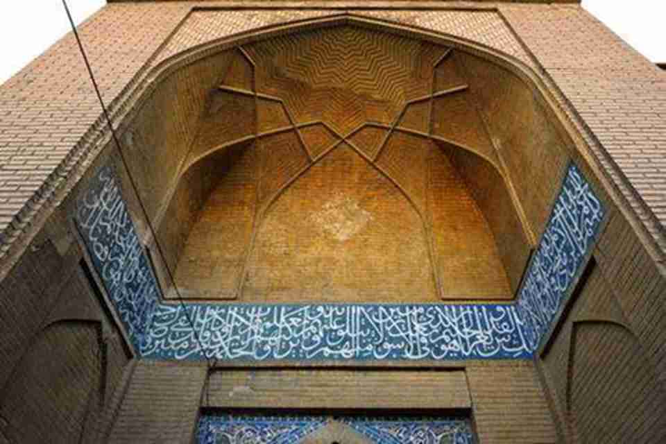 聚礼清真寺集中体现了800多年来伊斯兰宗教建筑的演变