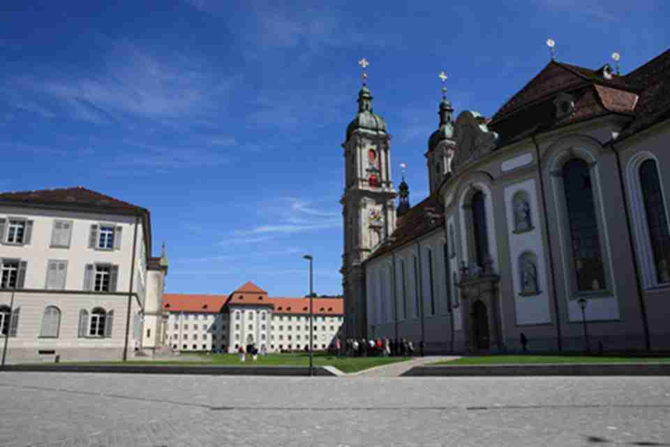圣加尔修道院位于瑞士圣加尔州的圣加尔市