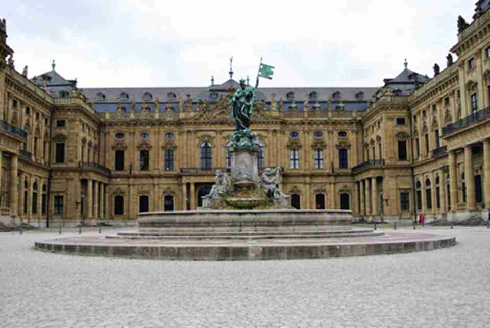 号称“万宫之宫”的维尔茨堡宫